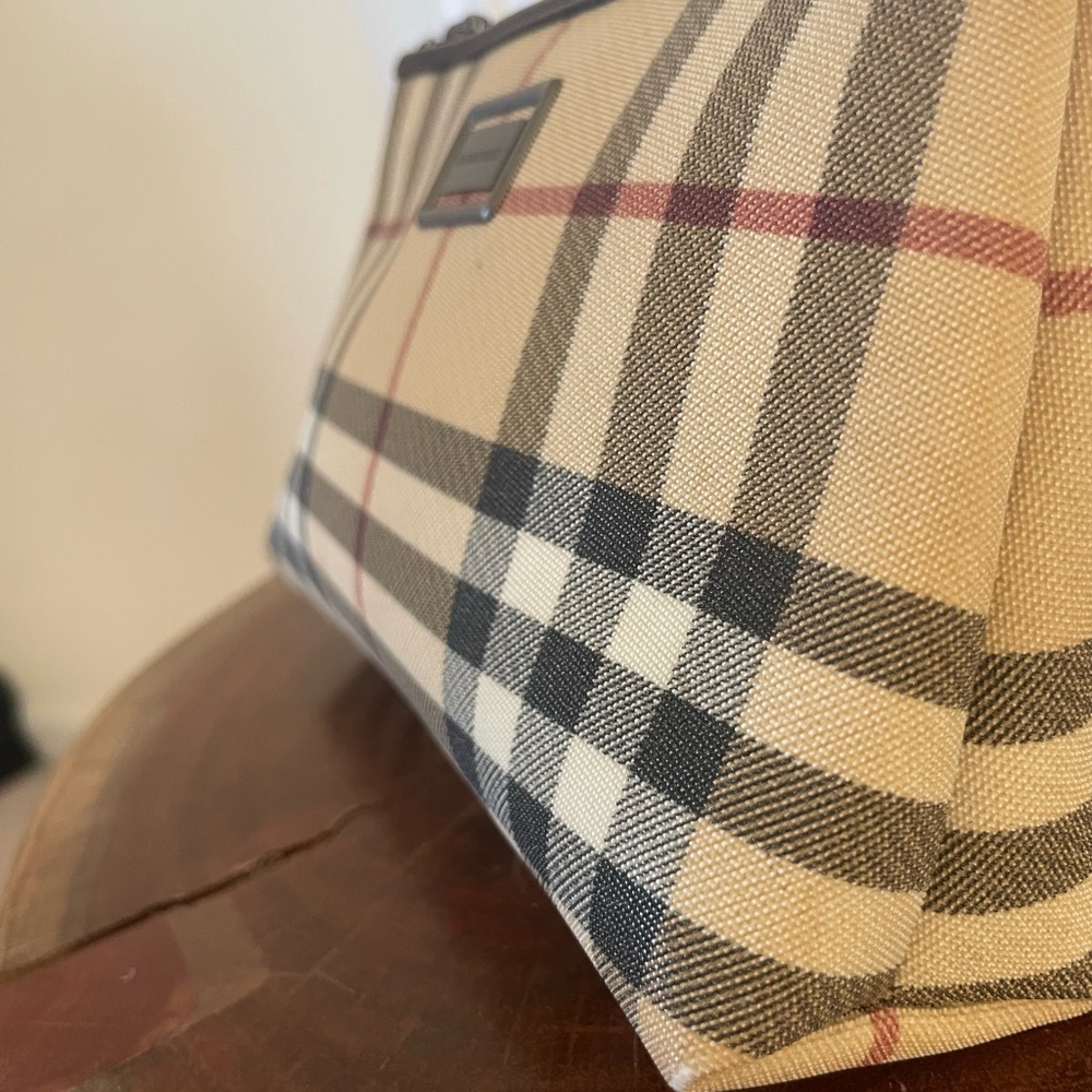 BURBERRY Pouch House Check Brown Beige Canvas and Leather Trim Vintage - Picture 2 of 13